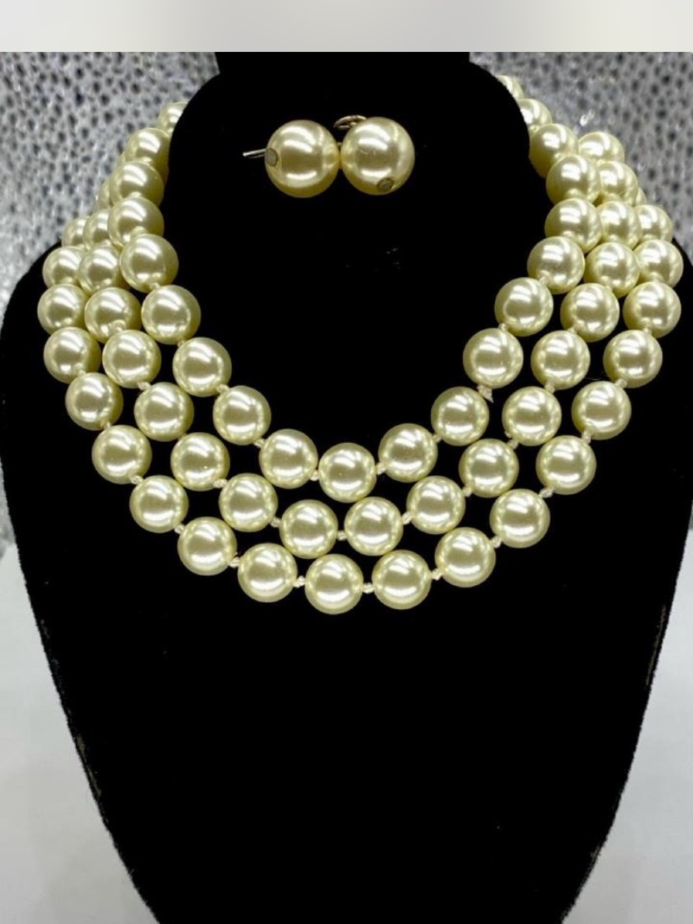 *** Classic Ivory Pearl Single -Strand Necklace /  Stud Earrings ^^^